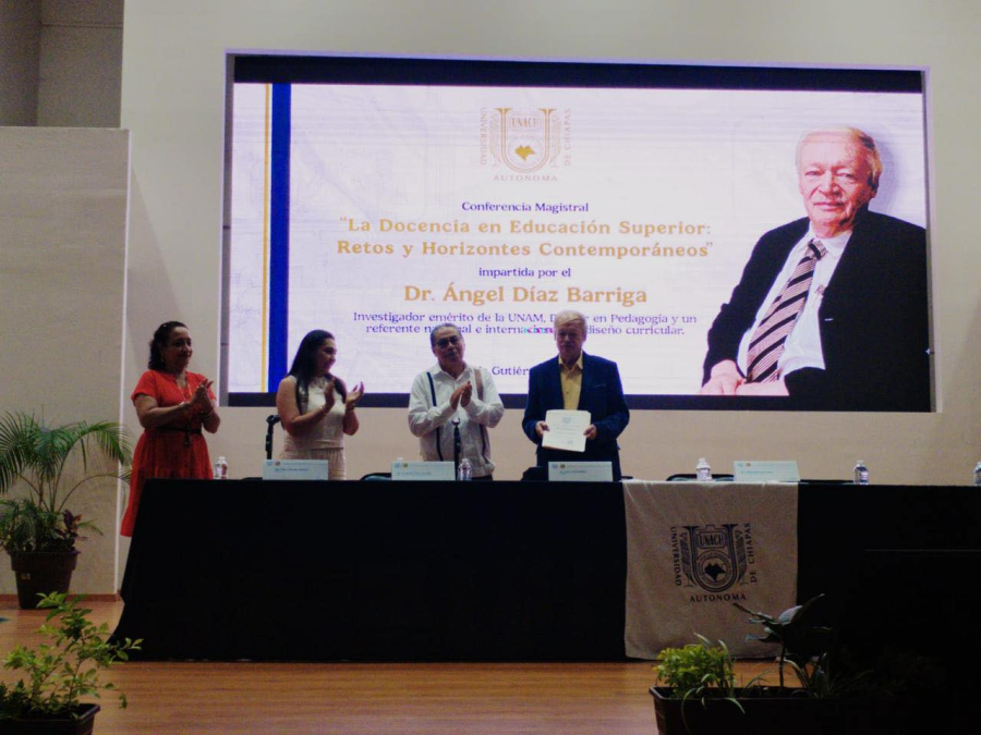 Investigador Emérito de la UNAM imparte conferencia magistral en la UNACH sobre retos de la docencia universitaria