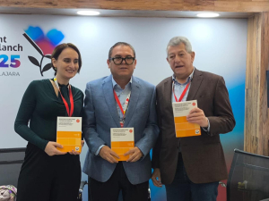 Presenta rector Oswaldo Chacón en la FIL Guadalajara 2025 su libro “Democracia plebiscitaria y estado de derecho”