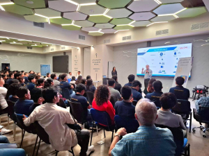 Impulsan el desarrollo con la Jornada de Economía en la Facultad de Negocios C-IV