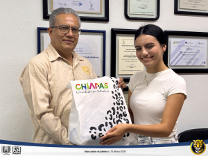 Ofrecen bienvenida a estudiante colombiana en movilidad académica en FCA C-I