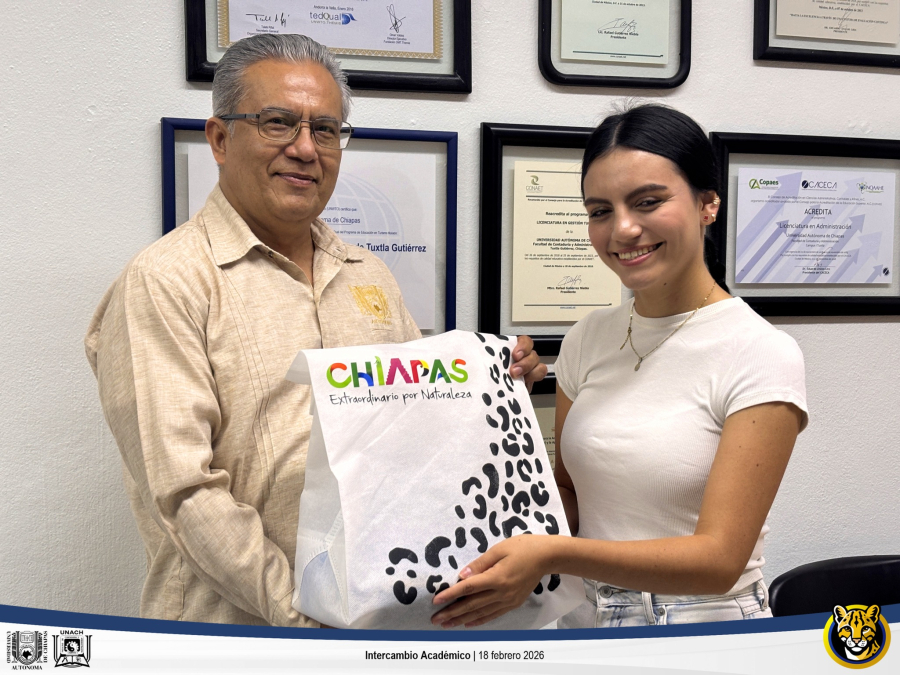 Ofrecen bienvenida a estudiante colombiana en movilidad académica en FCA C-I