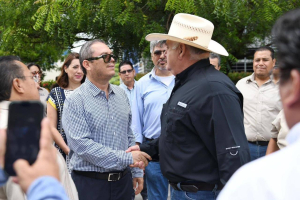 Recorren rector de la UNACH y secretario de Finanzas, el Larcad