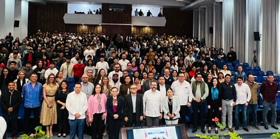 Rector de la Benemérita UNACH Oswaldo Chacón junto a magistrados del TE-PJF participan en cátedra magistral y firma de Convenio de Colaboración