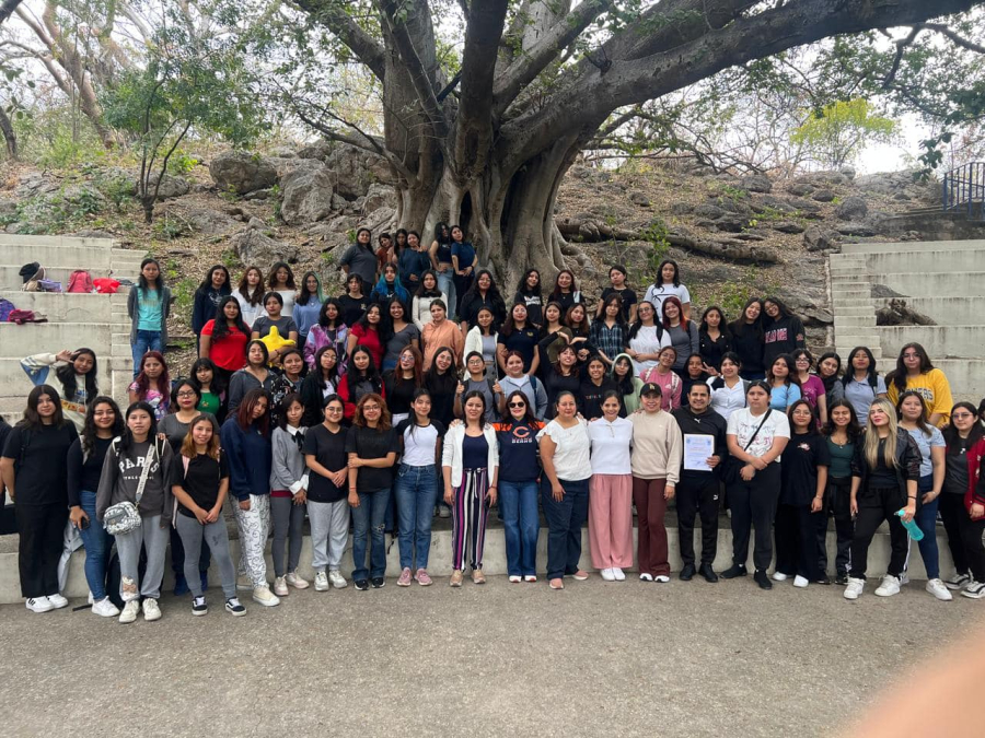 Taller “Autodefensa y Empoderamiento: Herramientas para mujeres ETEM” en la Facultad de Contaduría y Administración Campus I