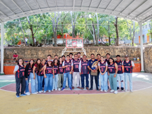 Se impulsa el deporte universitario con entrega de uniformes a equipos representativos en Facultad de Arquitectura