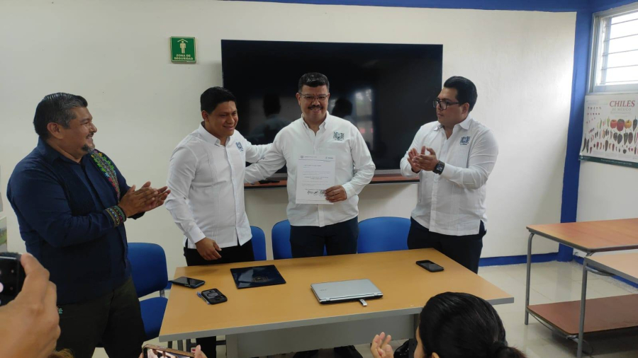 Designan a Carlos Alberto Velázquez Sanabria como encargado de la Dirección de la Facultad Maya de Estudios Agropecuarios