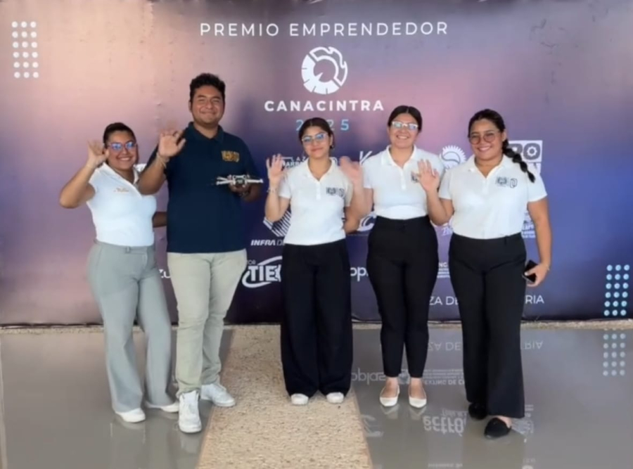 De la UNACH al campo: estudiantes presentan un dron para ayudar a agricultores