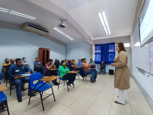 Capacitan a docentes en primeros auxilios psicológicos para apoyar a estudiantes