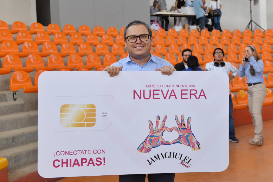 UNACH y Gobierno del Estado entregan chips Conecta Chiapas a estudiantes