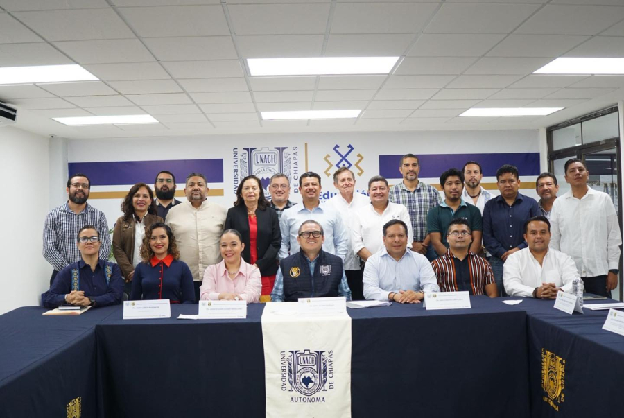 Rector Oswaldo Chacón Rojas reconoce a equipos de investigación financiados por convocatoria de la SECIHTI