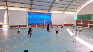 Vinculación deportiva con TecNM Comitán y UNACH mediante encuentro amistoso de voleibol