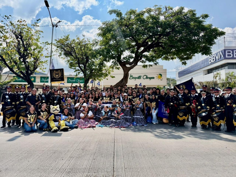 Llena de fuerza, talento y creatividad el desfile del 20 de noviembre