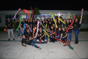 Inician quemas simbólicas de libros estudiantiles como muestra de jubileo y respeto al cierre de ciclo